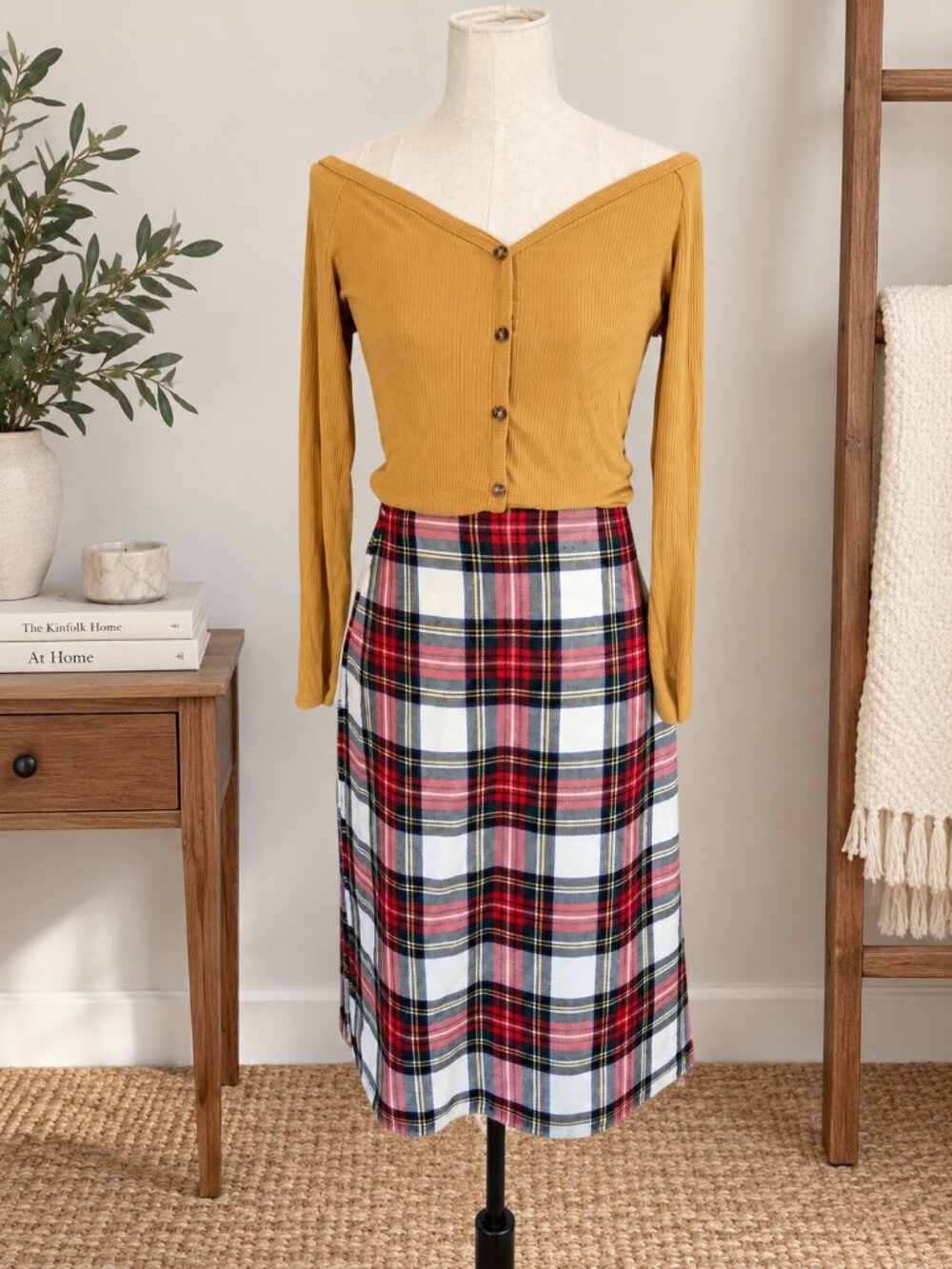 Vintage Celtic Craft Centre Edinburgh Wool Tartan Skirt Kilt Small 27